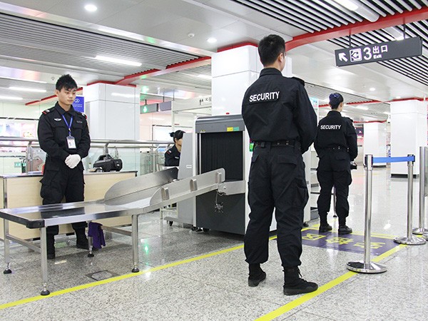 長沙地鐵3號線隊員執勤風采