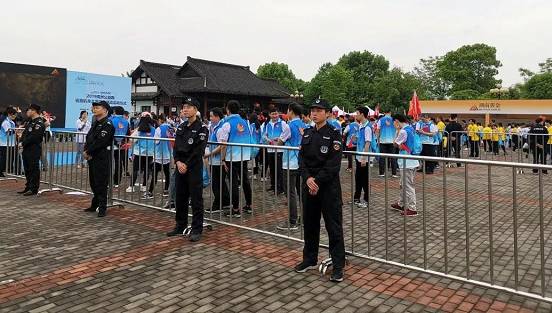 長沙紅光保安服務有限公司,長沙安保服務,長沙安全服務,長沙非武裝押運,勞務派遣服務 長沙紅光保安服務有限公司,長沙安保服務,長沙安全服務,長沙非武裝押運,勞務派遣服務
