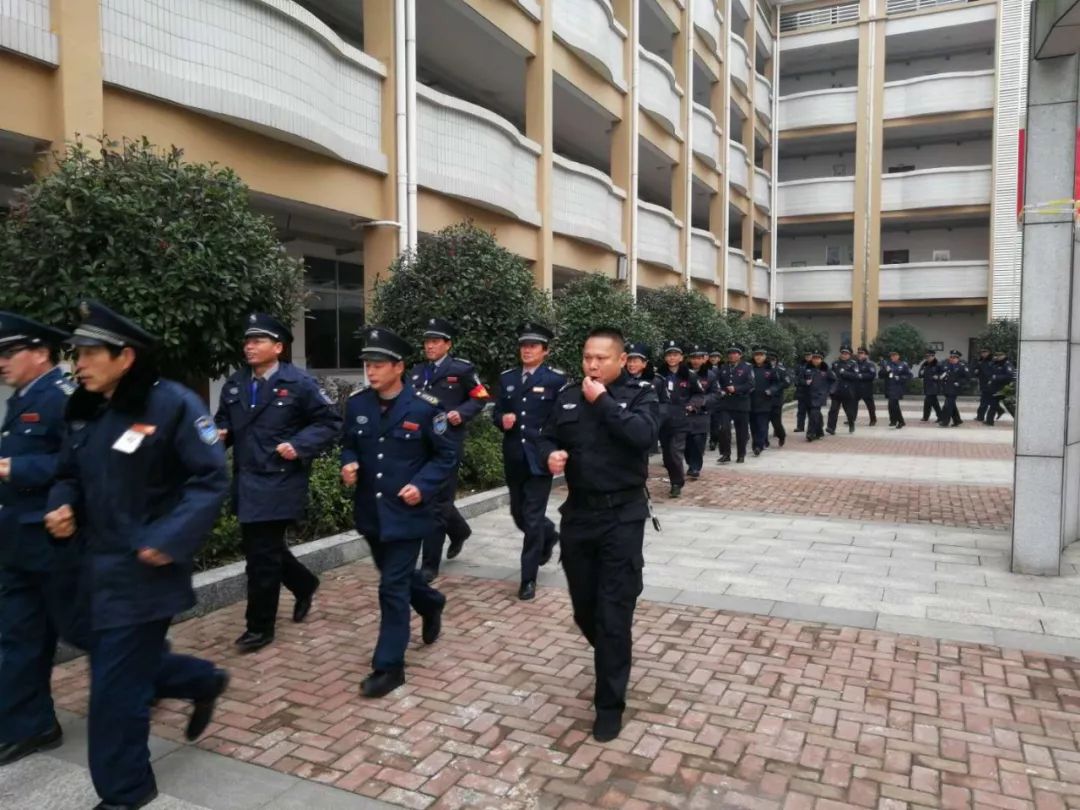 長沙紅光保安服務(wù)有限公司,長沙安保服務(wù),長沙安全服務(wù),長沙非武裝押運(yùn),勞務(wù)派遣服務(wù)