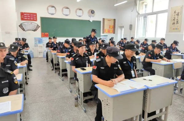 長沙紅光保安服務有限公司,長沙安保服務,長沙安全服務,長沙非武裝押運,勞務派遣服務 長沙紅光保安服務有限公司,長沙安保服務,長沙安全服務,長沙非武裝押運,勞務派遣服務