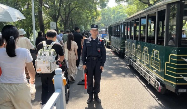 長(zhǎng)沙紅光保安服務(wù)有限公司,長(zhǎng)沙安保服務(wù),長(zhǎng)沙安全服務(wù),長(zhǎng)沙非武裝押運(yùn),勞務(wù)派遣服務(wù)